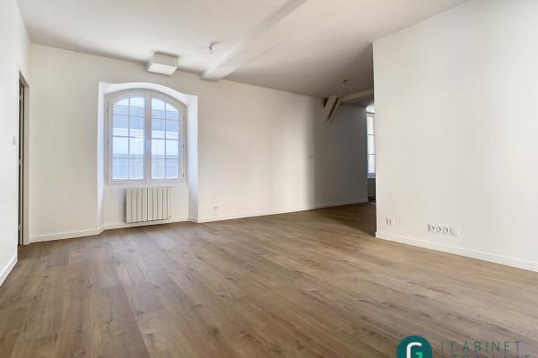 Louer appartement 3 pièce(s) 76 m² - Photo