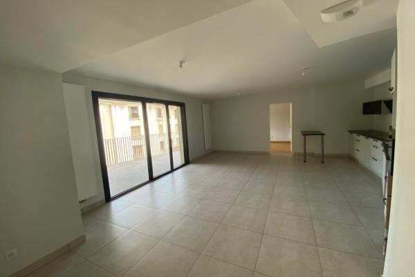 Louer appartement 4 pièce(s) 99 m² - Photo